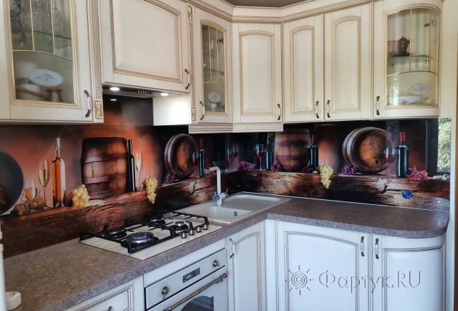 Скинали для кухни фото: винные бочки, вино на деревянном столе, заказ #ИНУТ-9591, Желтая кухня. Изображение 113298