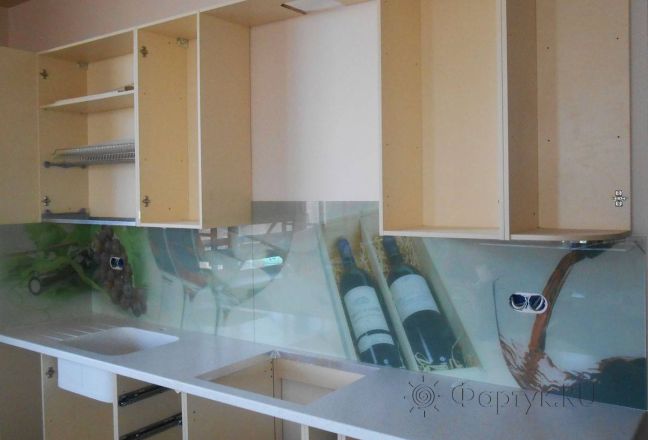 Фартук с фотопечатью фото: винный коллаж на белом фоне., заказ #S-110, Коричневая кухня. Изображение 113292