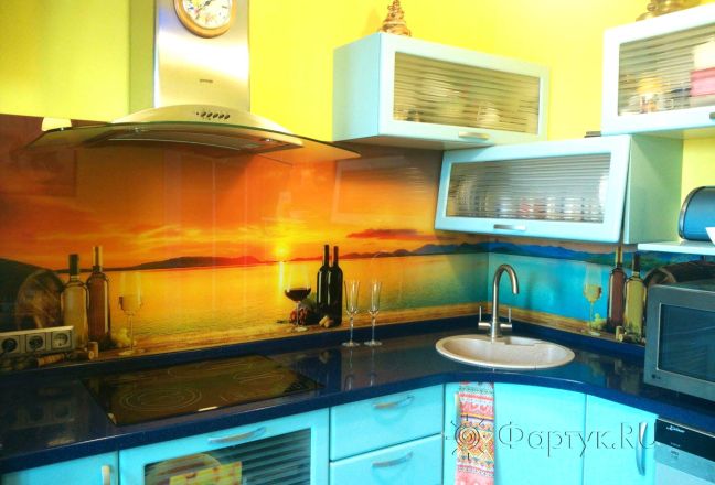 Стеклянная фото панель: вино на фоне заката., заказ #УТ-2043, Синяя кухня. Изображение 180972