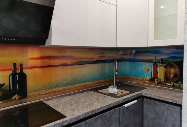 Стеновая панель фото: вино на фоне заката, заказ #ИНУТ-12970, Серая кухня. Изображение 180972
