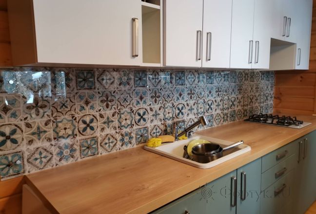 Стеновая панель фото: винтажная итальянская плитка с марокканским узором, заказ #ИНУТ-14829, Серая кухня. Изображение 347944