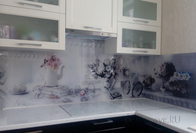 Фартук для кухни фото: винтажный коллаж цветы, заказ #ИНУТ-816, Белая кухня. Изображение 186220