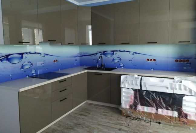 Стеновая панель фото: вода, заказ #ИНУТ-4087, Серая кухня.