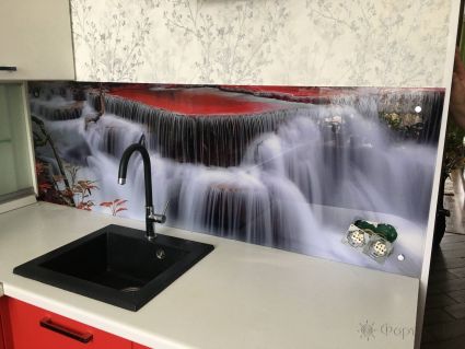Скинали фото: водопад, заказ #КРУТ-2568, Красная кухня.