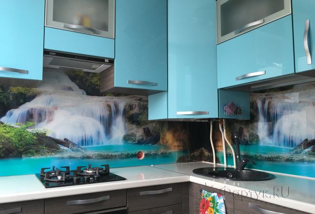 Стеклянная фото панель: водопад в лесу, заказ #КРУТ-553, Синяя кухня. Изображение 183574