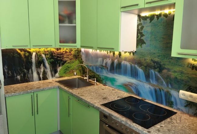 Скинали для кухни фото: водопады в зелени, заказ #ГОУТ-319, Зеленая кухня. Изображение 186910