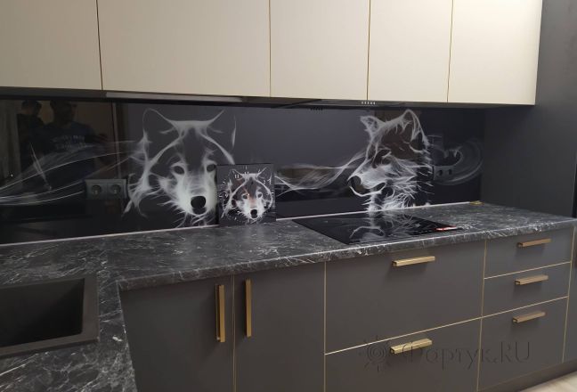 Фартук с фотопечатью фото: волк белым карандашом на черном фоне, заказ #ИНУТ-9775, Коричневая кухня. Изображение 277962