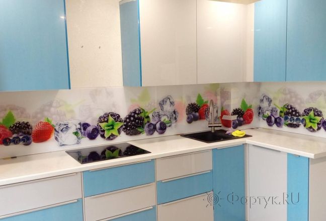 Стеклянная фото панель: ягоды и лед, заказ #ИНУТ-3533, Синяя кухня. Изображение 247352