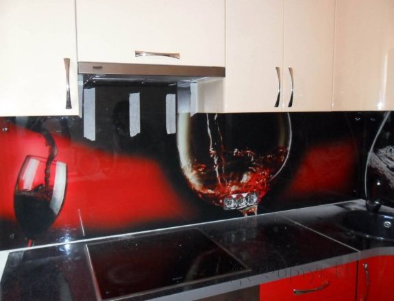 Скинали фото: яркий винный коллаж, заказ #SN-108, Красная кухня.
