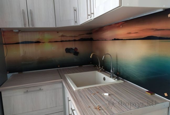 Фартук для кухни фото: закат у воды, заказ #ИНУТ-5333, Белая кухня. Изображение 111558