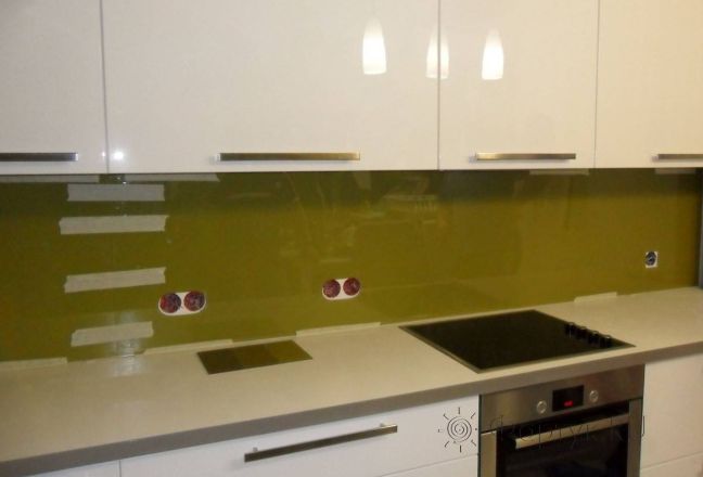 Фартук для кухни фото: заливка оливкового цвета., заказ #S-1293, Белая кухня.