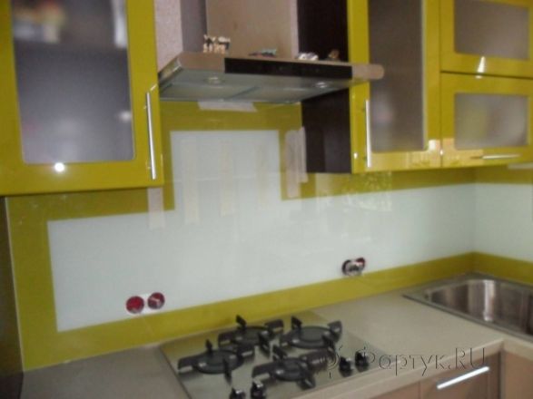 Скинали для кухни фото: заливка  под  цвет кухонного гарнитура., заказ #SN-114, Зеленая кухня.
