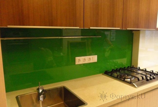 Фартук с фотопечатью фото: заливка зеленым цветом, заказ #S-805, Коричневая кухня.