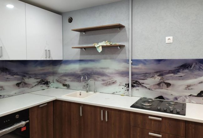 Фартук с фотопечатью фото: заснеженные горы, заказ #ИНУТ-4914, Коричневая кухня.