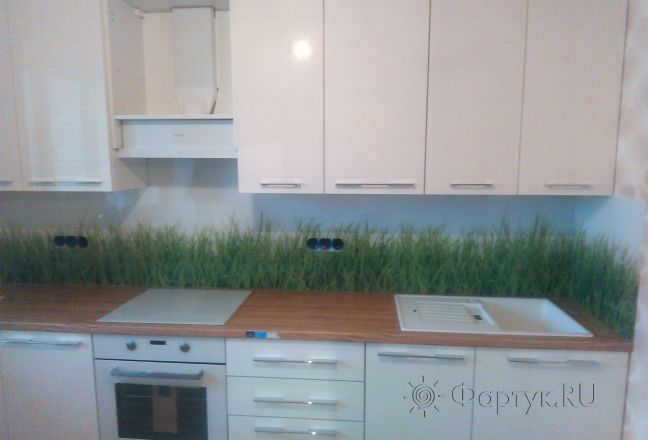 Фартук для кухни фото: зеленая трава, заказ #УТ-1038, Белая кухня. Изображение 111432