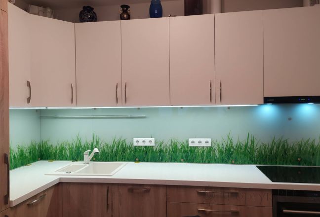 Фартук с фотопечатью фото: зеленая трава, заказ #ИНУТ-7331, Коричневая кухня. Изображение 111432