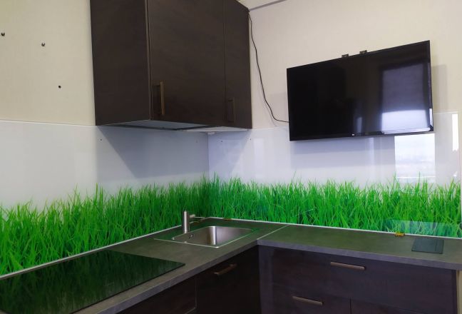 Фартук с фотопечатью фото: зеленая трава, заказ #ИНУТ-7698, Коричневая кухня. Изображение 111432