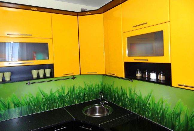 Скинали для кухни фото: зеленая трава , заказ #S-1231, Желтая кухня.