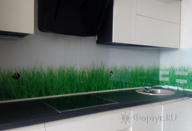 Фартук для кухни фото: зеленая трава на белом фоне, заказ #ИНУТ-796, Белая кухня. Изображение 111432