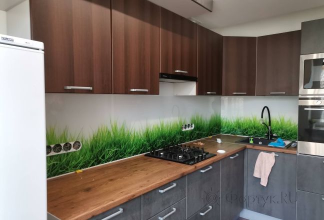 Фартук с фотопечатью фото: зеленая трава на белом фоне, заказ #ИНУТ-9102, Коричневая кухня. Изображение 111432