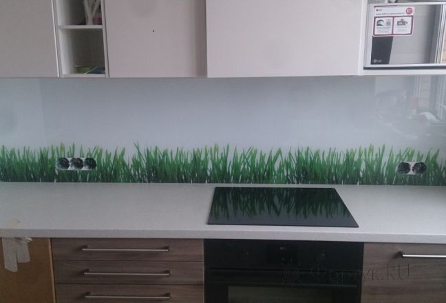 Фартук с фотопечатью фото: зеленая трава на белом фоне, заказ #УТ-630, Коричневая кухня. Изображение 111534
