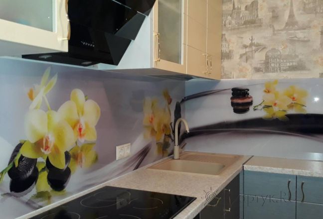 Стеновая панель фото: желтые орхидеи, заказ #ИНУТ-2352, Серая кухня. Изображение 247084