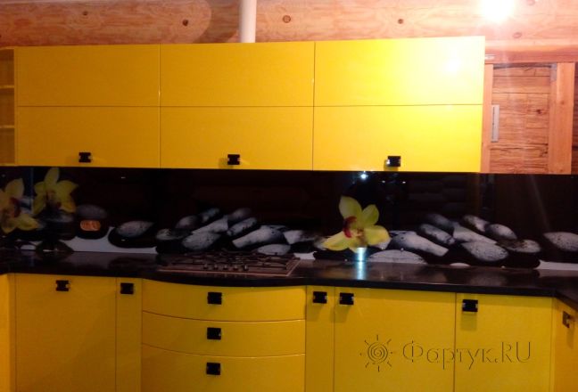 Скинали для кухни фото: желтые орхидеи на камнях, заказ #УТ-1118, Желтая кухня. Изображение 111382