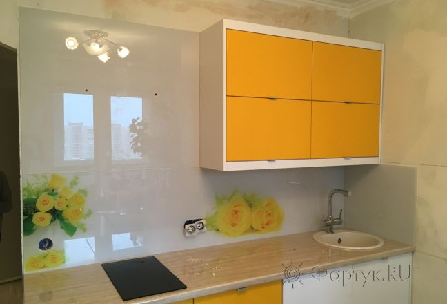 Фартук стекло фото: желтые розы, заказ #КРУТ-647, Оранжевая кухня. Изображение 182740