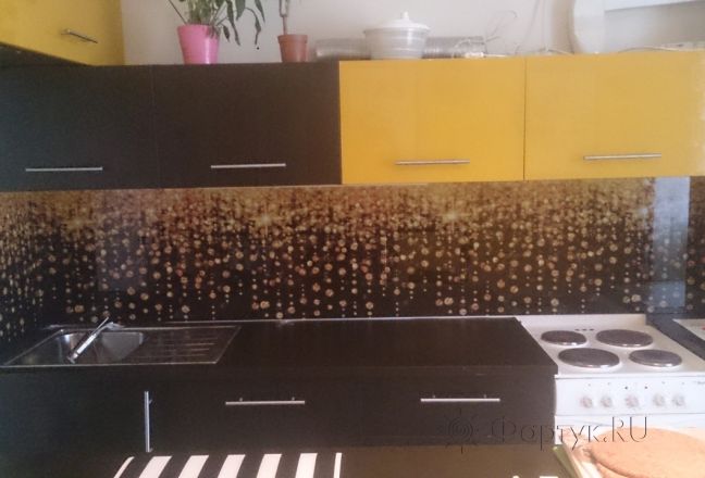 Скинали для кухни фото: золотые бусины, заказ #УТ-914, Желтая кухня. Изображение 110420