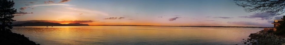 Скинали — Пейзаж город  у моря на закате