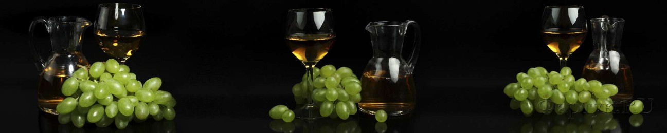 Скинали — Зеленый виноград и белое вино на черном фоне 