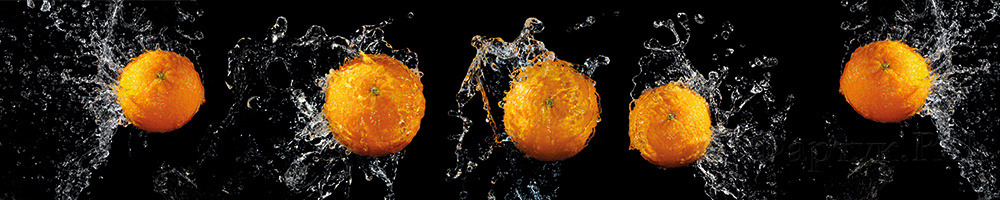 Скинали — Апельсины в брызгах воды.