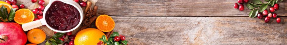 Скинали — Фруктово-ягодная композиция на фоне деревянных досок 