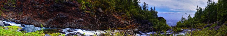 Скинали — Природный ручей в лесу
