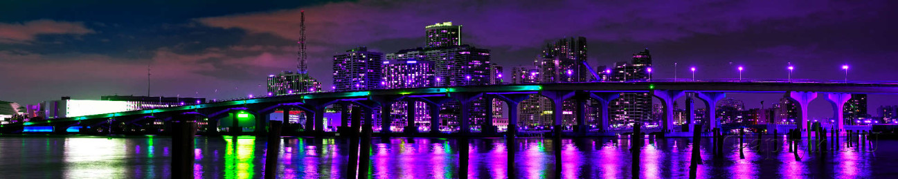 Скинали — Панорама ночного города в фиолетовом цвете