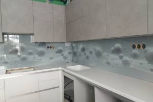 Стеновая панель фото: серо- белые круги и волны, заказ #ИНУТ-11971, Серая кухня.