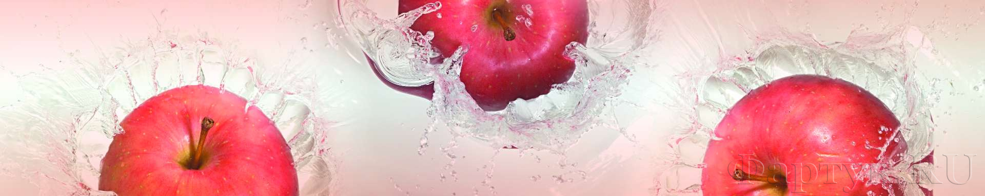 Красные яблоки в воде