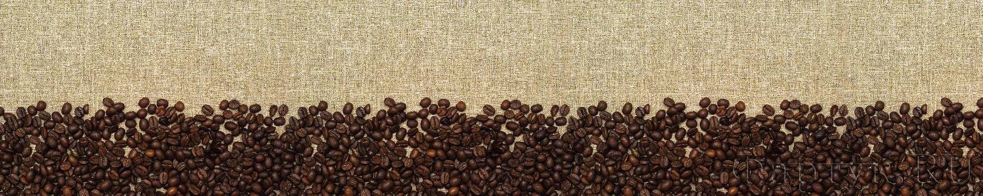 Кофейные зерна на мешковине