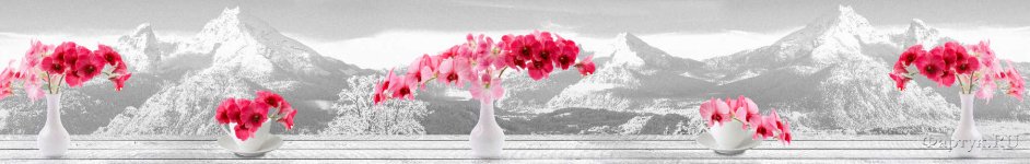 Скинали — Розовые цветы на белом фоне гор