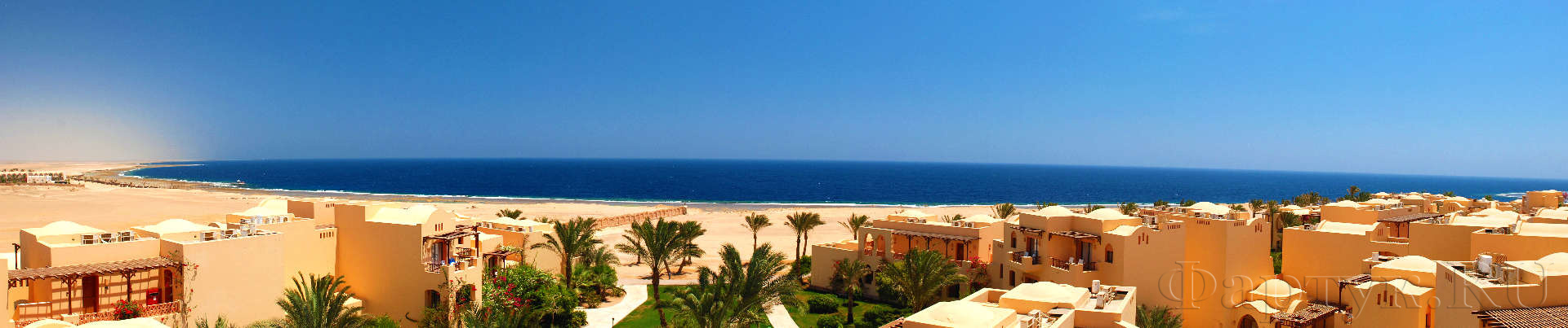 Панорама отеля на берегу моря