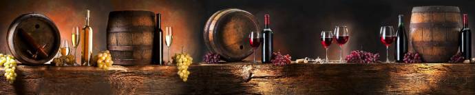 Скинали — Винные бочки, вино на деревянном столе