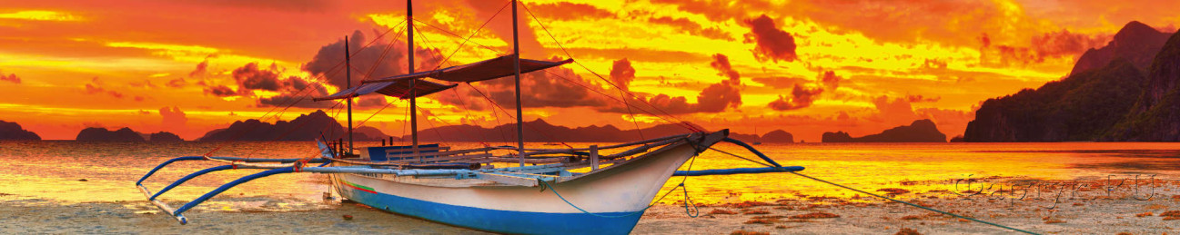 Скинали — Лодка на берегу в свете заката