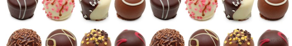Скинали — Шоколадные конфеты на белом фоне