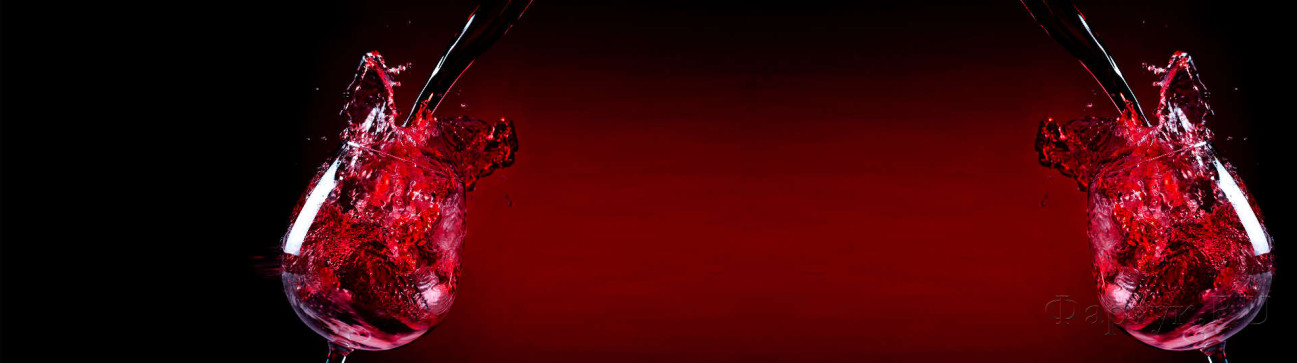 Скинали — Бокал вина на темном фоне