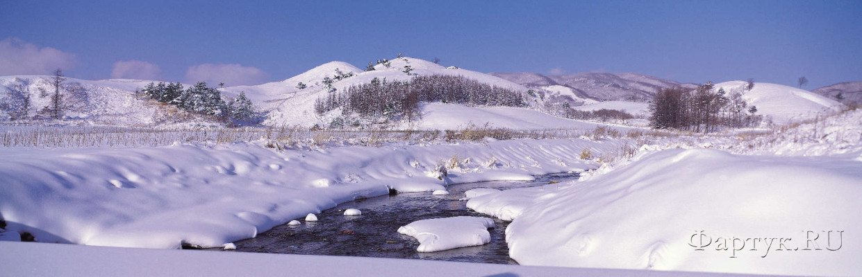 Скинали — Зимний пейзаж-горная река на заснеженном склоне гор