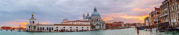 Скинали — Собор в Венеции на закате