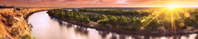 Скинали — Река в степи на закате