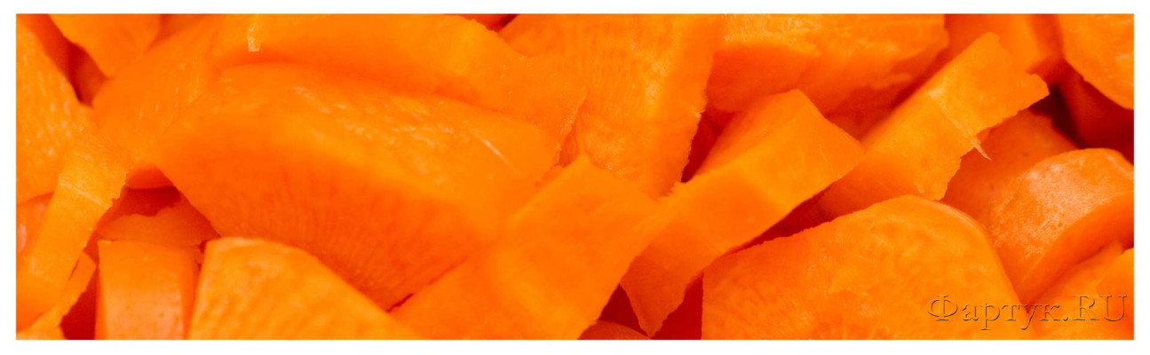 Скинали — ломтики морковки крепным планом