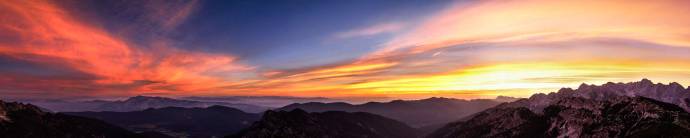 Скинали — Горный пейзаж на закате в Юлийских Альпах